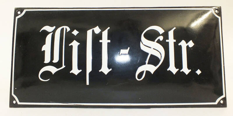 Nist-Str. Emailschild Strassenschild, sehr alt, gewölbt, iron enamel street sign