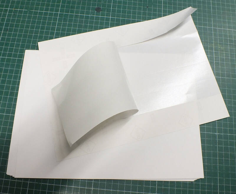 1000 St Haftpapier selbstklebendes Papier blanko Träger geschlitzt Offset DIN A4