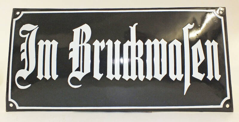 Im Bruckwasen Emailschild Straßenschild, sehr alt, gewölbt, enamel street sign