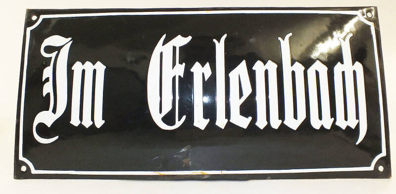 Im Erlenbach Emailschild Straßenschild, sehr alt, gewölbt, enamel street sign