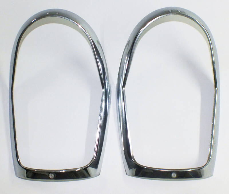 2 Chrom Lampenabdeckungen für die älteren DB W 108 und andere siehe Bilder