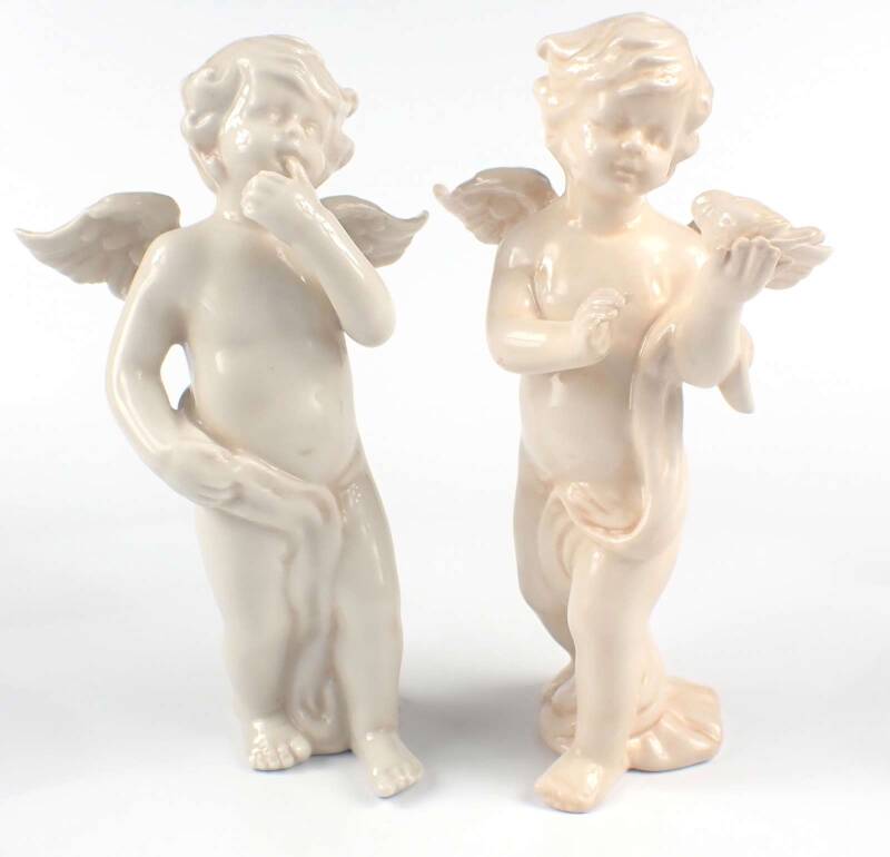 2 Engel Putte Keramik weiß glasiert ca 20 cm hoch, 2 Motive stehend, sehr wertig