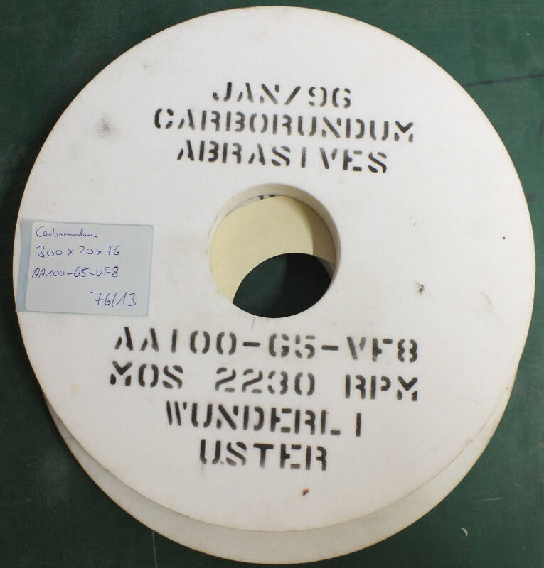 Schleifscheibe 300 x 20 x 76 mm, Carborundum AA100-G5-VF8 , 2,7 kg 76/13