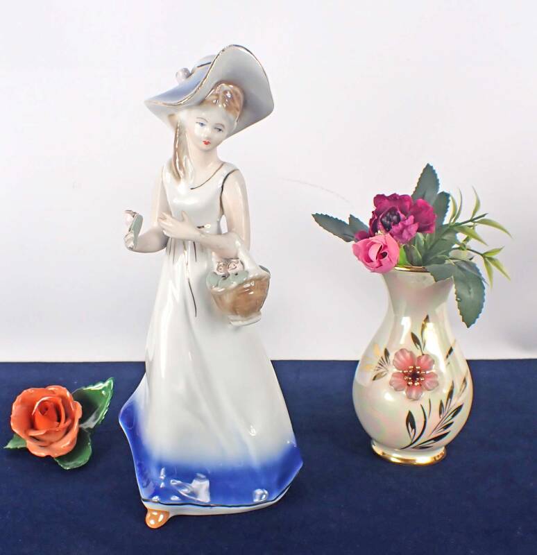 Dame mit Korb Blumen Keramik sehr guter Zustand 24 cm hoch Appo Romana gemarkt