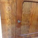 Eckschrank Vitrine Biedermeier ca 1920 Nußbaumfurnier sehr guter Zustand