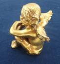 goldene Putte Engel Keramik 14 cm hoch sitzend mit verschr. Armen 27903A