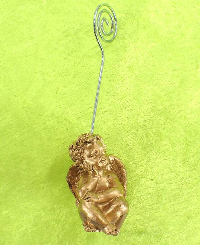 sitzender Engel / Putte als Karten- Fotohalter goldfarben 12,5/5 cm hoch