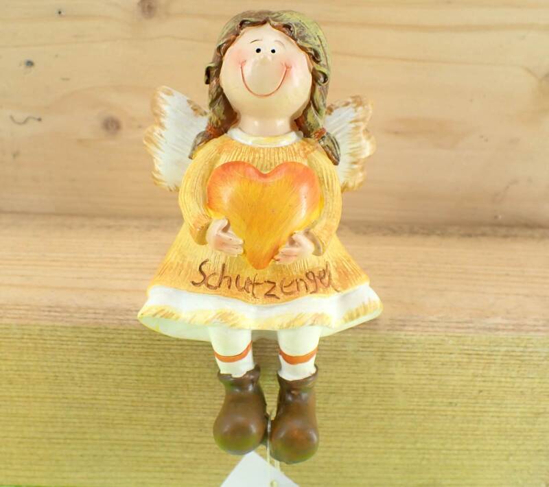 Engel Putte als Kantenhocker lustiges Motiv mit Herz gelb 12 cm hoch Kunststein