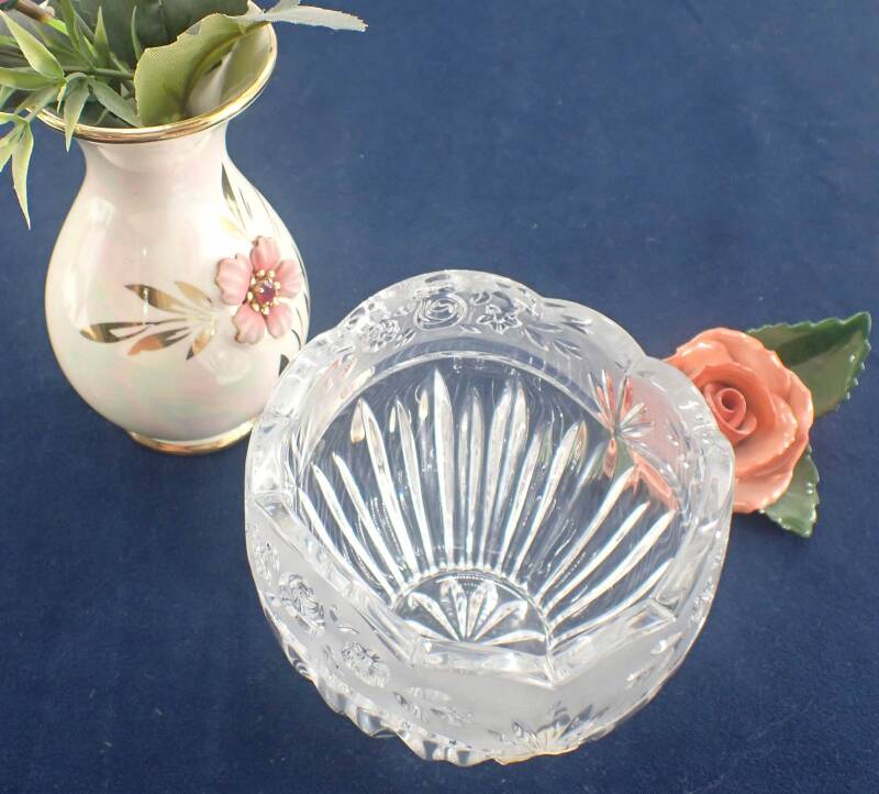 ältere aufwendige Bleikristall Schale oder Vase Ø 10 cm verziert H302