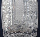 ältere aufwendig verzierte geschliffene Glasvase 15,5 cm hoch  H304