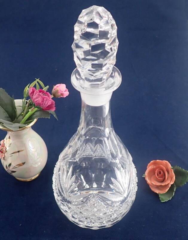 ältere edle Glaskaffe mit eingeschliffenem Verschluß 33 cm hoch H307