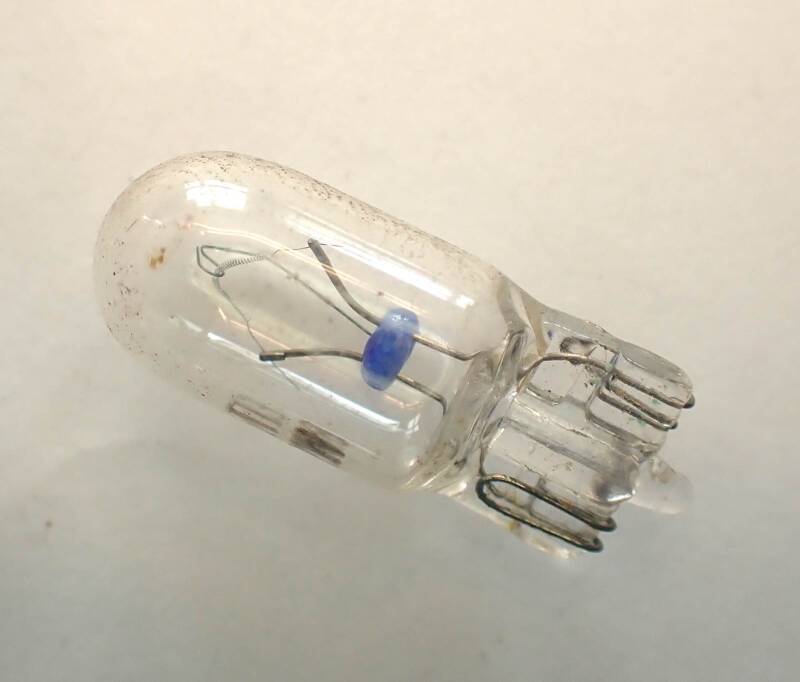 Konvolut von 110 Stück gebrauchte 6 Volt Automatenbirnen Aufnahme T10 H317